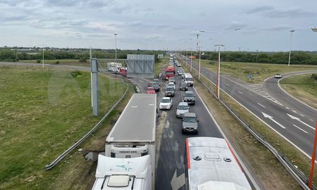 Este lunes comenzará la construcción del tercer carril de la autopista entre Rosario y el acceso a la ciudad de San Lorenzo. Este lunes comenzará la construcción del tercer carril de la autopista entre Rosario y el acceso a la ciudad de San Lorenzo.
