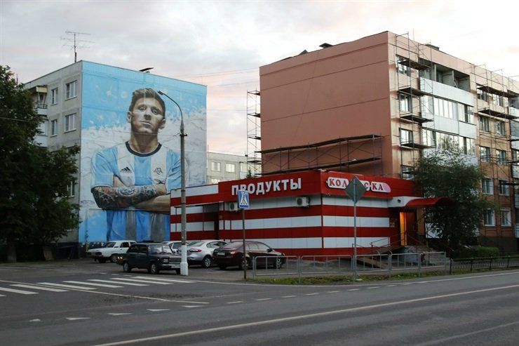 El mural gigante de Lionel Messi en Bronnitsy