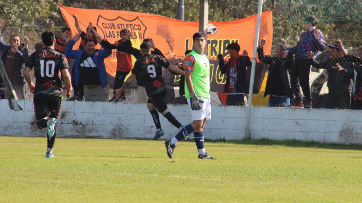 Joel 'Chori' Abraham, la figura de Las Flores campeón: "Sueño con jugar en un equipo grande de la liga". Joel 'Chori' Abraham, la figura de Las Flores campeón: "Sueño con jugar en un equipo grande de la liga".