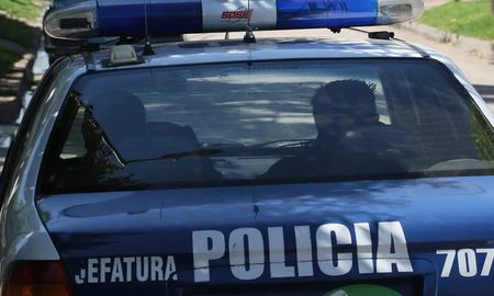 una mujer policia, su novio y un amigo, detenidos por robos en moreno una mujer policia, su novio y un amigo, detenidos por robos en moreno