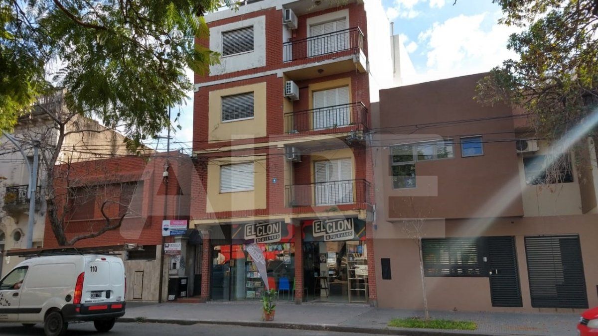 La mujer se encuentra en terapia intensiva producto del impacto con la vereda.&nbsp;