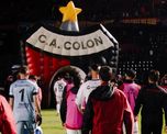 Al término de la fecha 15, Colón marcha 4to en la Primera Nacional pero a solo un punto del líder. Al término de la fecha 15, Colón marcha 4to en la Primera Nacional pero a solo un punto del líder.