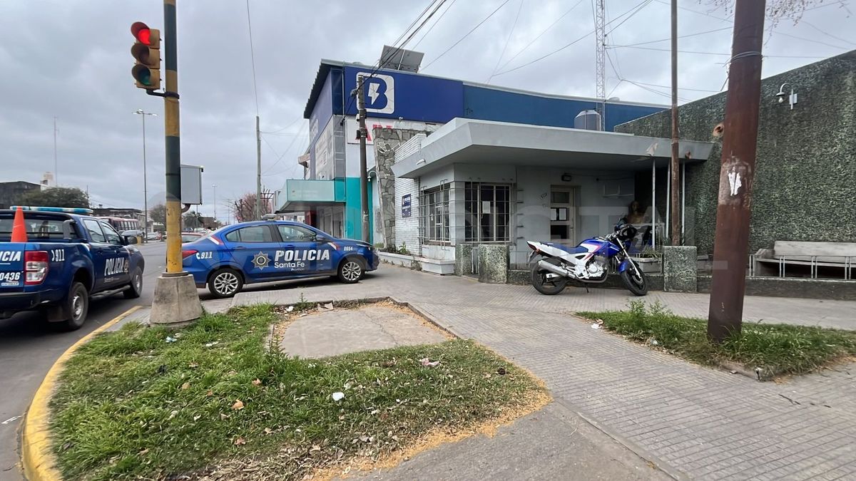 El robo y recupero del auto ocurrió en jurisdicción de la Comisaría 9° de Santa Fe. El ladrón se llevó dinero.