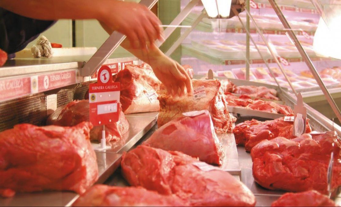 Carne para pocos: la inflación golpeó más duro en los cortes populares