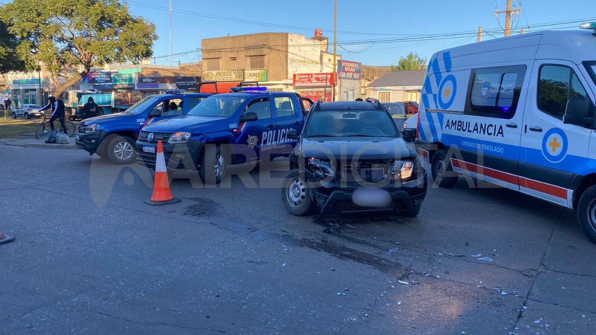 Una camioneta y un auto en el que trasladaban un bebé, chocaron sobre Aristóbulo del Valle. Una camioneta y un auto en el que trasladaban un bebé, chocaron sobre Aristóbulo del Valle.