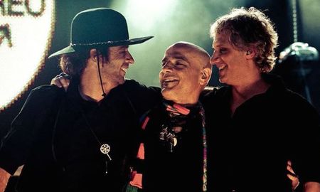 Soda Stereo vuelve a los escenarios con un show esperado por miles de fanáticos. Soda Stereo vuelve a los escenarios con un show esperado por miles de fanáticos.