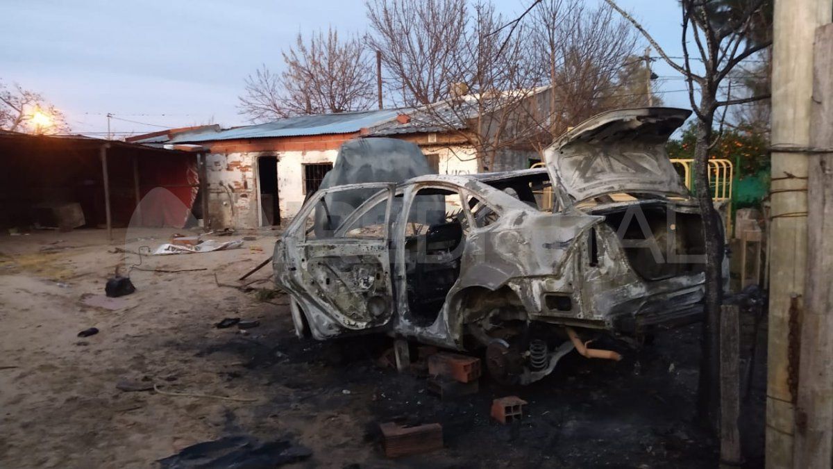 Incendiaron el auto del entrenador de Rincón imputado por abuso sexual infantil