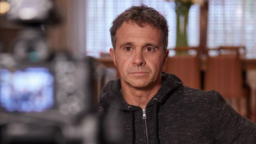 LAPEGÜE TRABAJANDO DESDE SU CASA ESTE AÑO. (FOTO: SEBASTIÁN ROMERO)