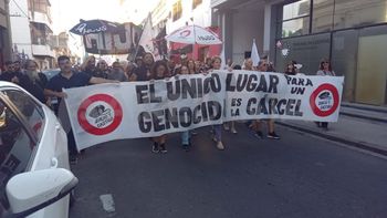 Santa Fe marchó contra el negacionismo de Milei y la intervención militar en Rosario