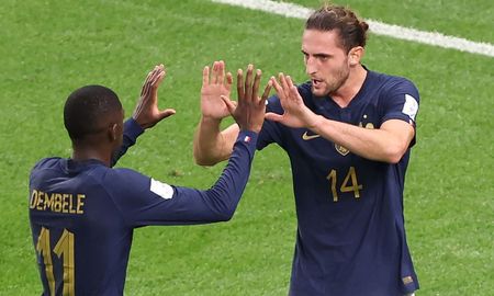 Francia le ganó 4 a 1 a Australia, el su debut en la Copa del Mundo. Francia le ganó 4 a 1 a Australia, el su debut en la Copa del Mundo.