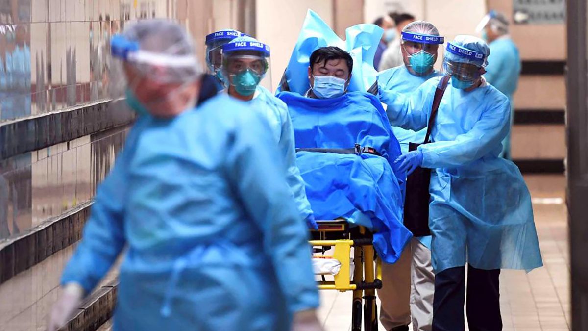 Los hospitales del mundo colapsan ante la cantidad de pacientes que llegan con coronavirus. Los m&eacute;dicos piden que se respete la cuarentena para combatir la propagaci&oacute;n del virus.