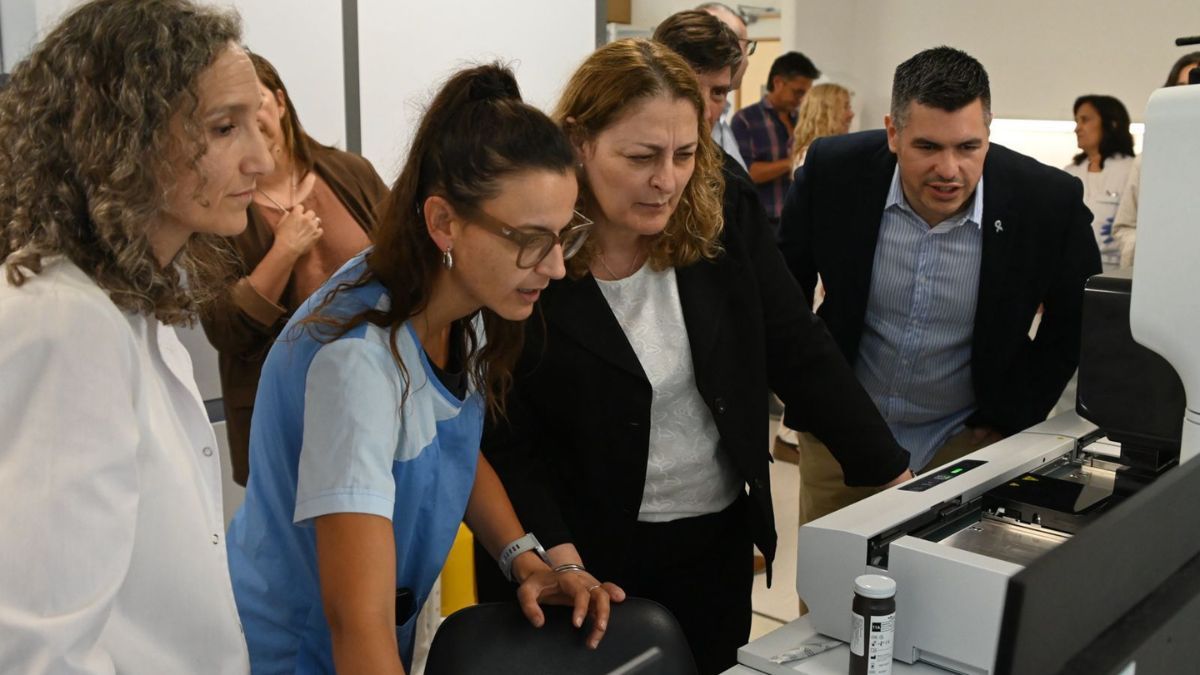 La renovación alcanza a equipamiento de última generación para inmunoensayos, química analítica, hematología, hemostasia, microbiología y uroanálisis. La renovación alcanza a equipamiento de última generación para inmunoensayos, química analítica, hematología, hemostasia, microbiología y uroanálisis.