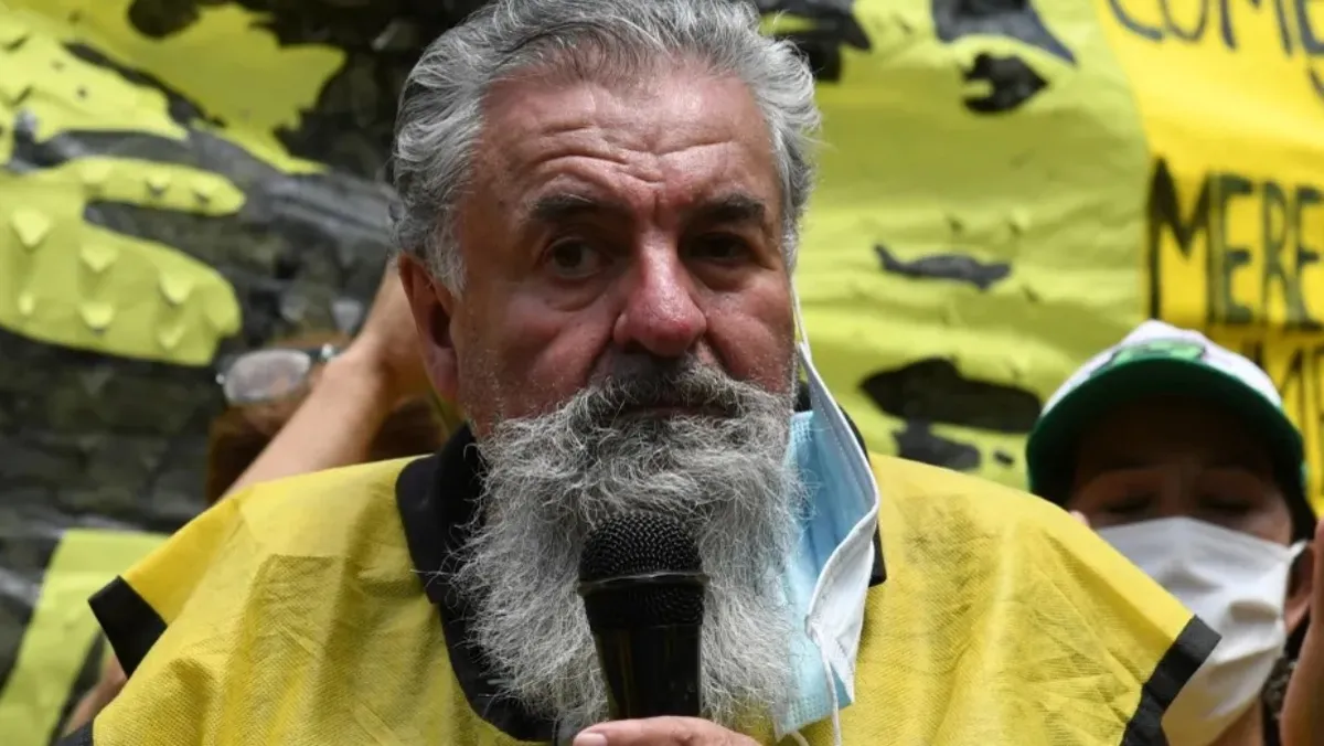 Castells es acusado por instigar a “cometer robos”. Castells es acusado por instigar a “cometer robos”.