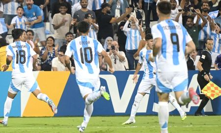 Jainikoski marcó el camino de la victoria por 1 a 0 de Argentina a Túnez, por el Mundial Sub 17. Jainikoski marcó el camino de la victoria por 1 a 0 de Argentina a Túnez, por el Mundial Sub 17.