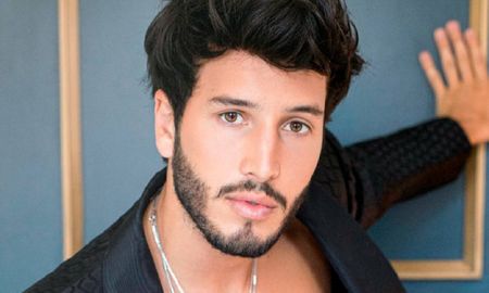 Sebastián Yatra llega a Netflix con escenas muy subidas de tono. Sebastián Yatra llega a Netflix con escenas muy subidas de tono.
