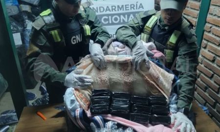 descubren mas de 35 kilos de cocaina camuflados en un camion de carga en cordoba descubren mas de 35 kilos de cocaina camuflados en un camion de carga en cordoba