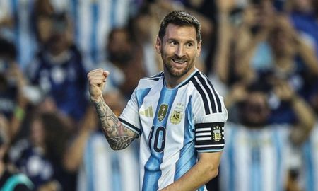 Messi sonríe y el resto acompaña. Los movimientos salen naturales. Aparecen las sociedades. Messi sonríe y el resto acompaña. Los movimientos salen naturales. Aparecen las sociedades.
