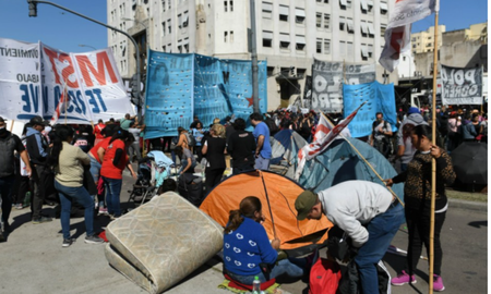 La Ciudad exige que el Gobierno le quite los planes sociales a quienes corten las calles. La Ciudad exige que el Gobierno le quite los planes sociales a quienes corten las calles.