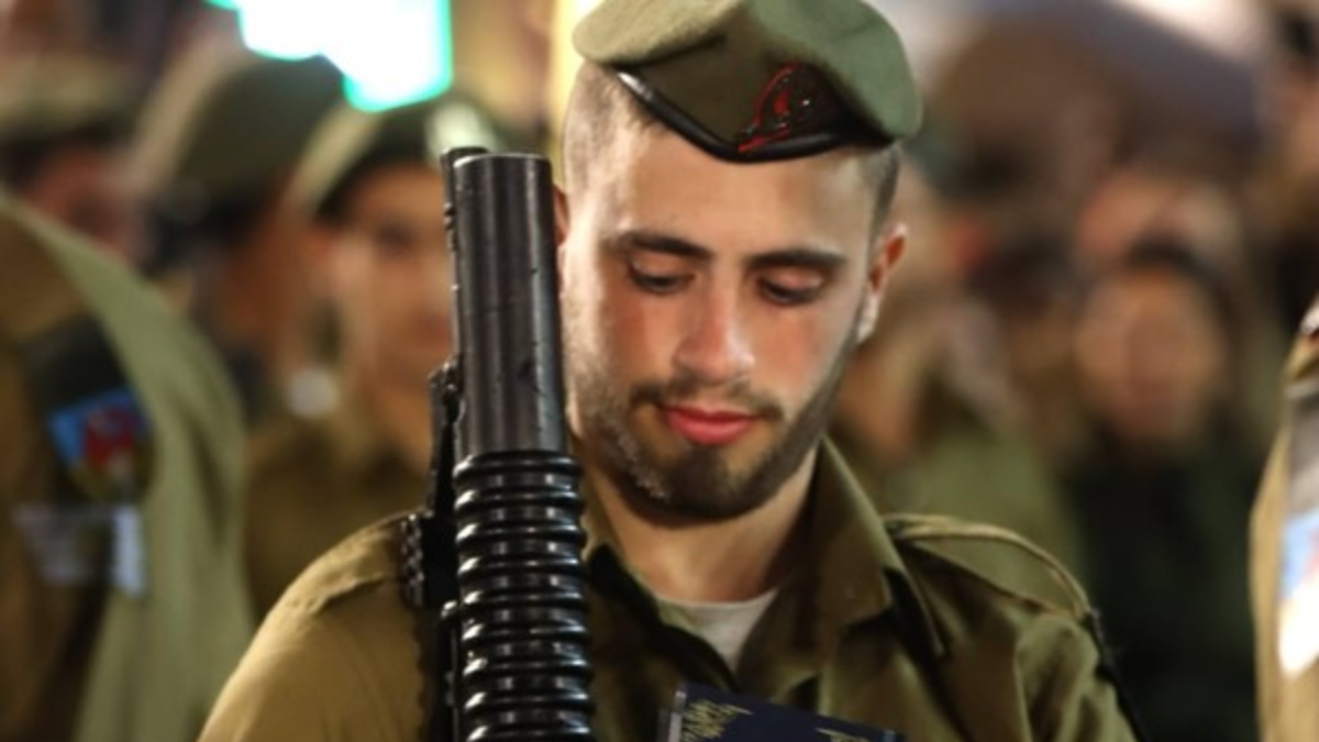 Tomás Steizel de 19 años, quien jugó en Atlanta, se mudó junto a su familia a Israel, donde se unió al ejército en medio del tenso conflicto con Palestina. Tomás Steizel de 19 años, quien jugó en Atlanta, se mudó junto a su familia a Israel, donde se unió al ejército en medio del tenso conflicto con Palestina.