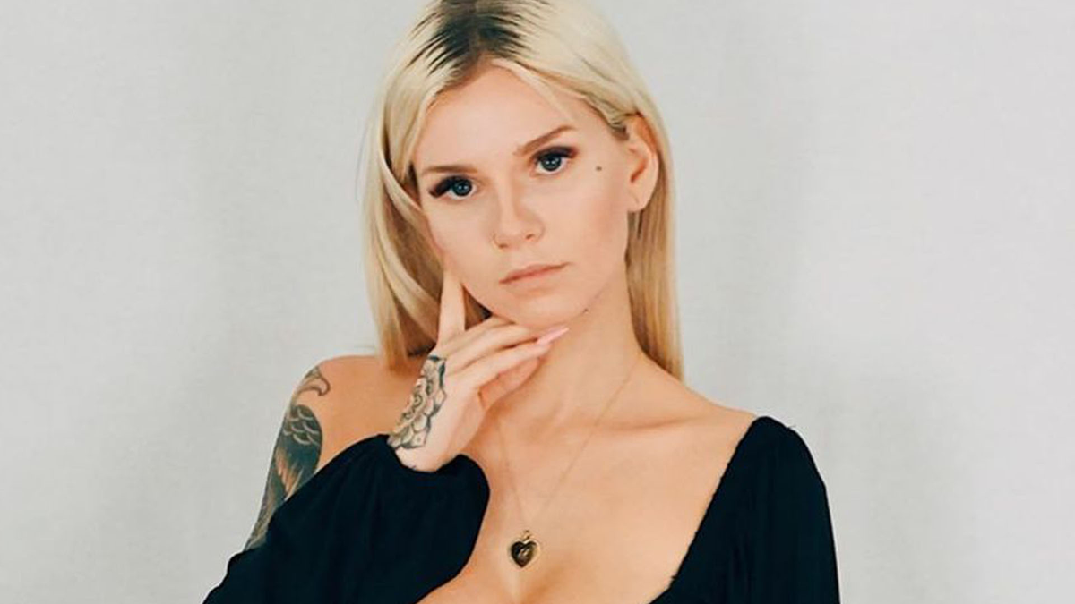 Demandó al colegio al que asisten sus hijos luego de vetada como voluntaria por tener Onlyfans