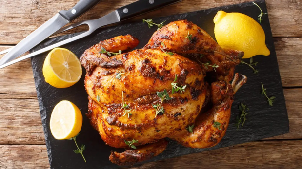El secreto para un pollo a la parrilla jugoso por dentro y dorado por fuera