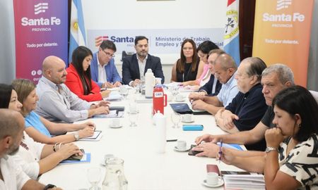Las entidades gremiales denunciaron que el gobierno no va a pagar la paritaria 2023. Las entidades gremiales denunciaron que el gobierno no va a pagar la paritaria 2023.