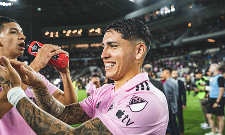 quien es el ex-jugador campeon con colon que se llevo la camiseta de facundo farias quien es el ex-jugador campeon con colon que se llevo la camiseta de facundo farias