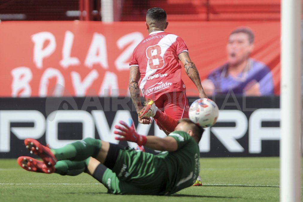 Colón perdió con Argentinos Juniors por el Torneo de la Liga Profesional y volvió a dejar una mala imagen.