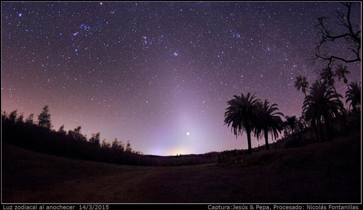Registro de la luz zodiacal&nbsp;desde Venus hasta las Pl&eacute;yades. La foto fue tomada en el 2015 por&nbsp;Jes&uacute;s&nbsp;y&nbsp;Pepa y procesada por&nbsp;Nicol&aacute;s Fontanillas&nbsp;para&nbsp;el blog Tiempo de Estrellas.