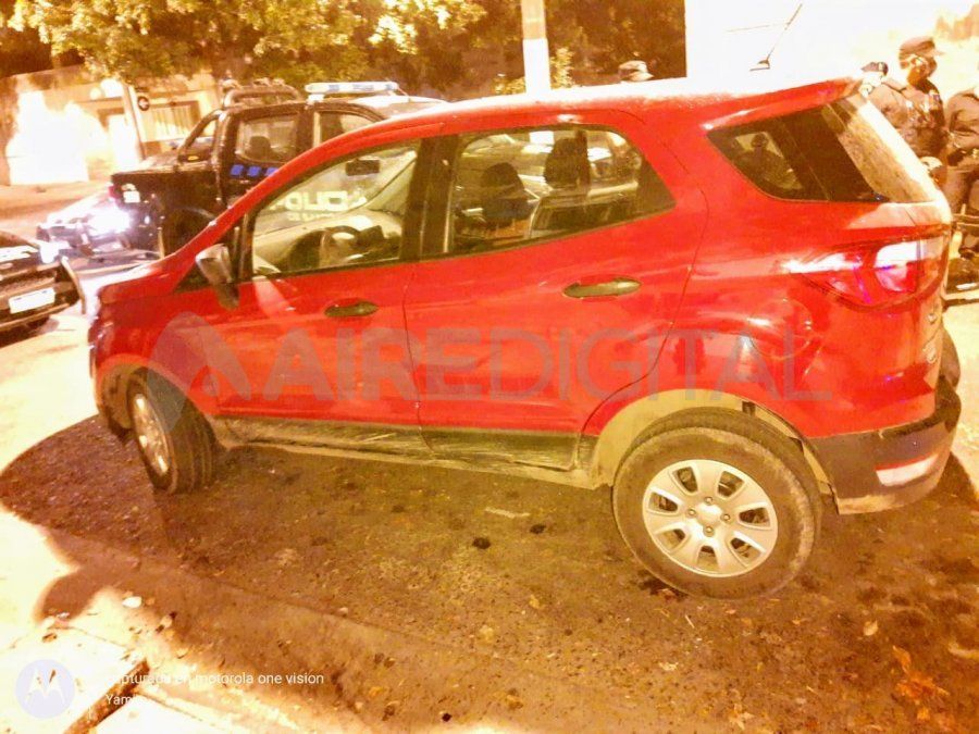 La camioneta EcoSport desde donde empezaron los tiros. Finalmente no hubo heridos. 