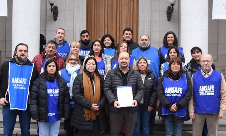 Los documentos fueron firmados por el secretario general del gremio, Rodrigo Alonso, y la secretaria administrativa, Silvina Farías. Los documentos fueron firmados por el secretario general del gremio, Rodrigo Alonso, y la secretaria administrativa, Silvina Farías.