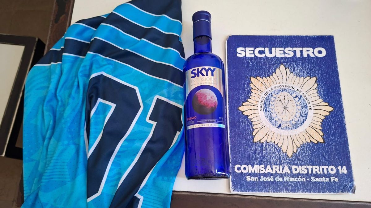 Los elementos que le secuestraron por el robo de este jueves.