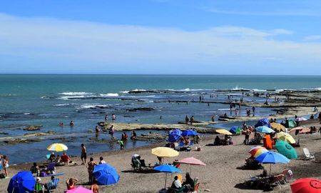 Escapada a La Lobería, un pueblo balnearia de Río Negro con playas únicas en el país. Escapada a La Lobería, un pueblo balnearia de Río Negro con playas únicas en el país.
