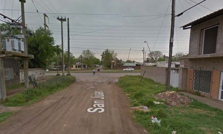 Un joven de 24 años fue aprehendido en Santa Fe, en calle San Juan al norte de Av. José Gorriti, tras intentar ingresar a un domicilio para robar y ser retenido por el dueño del hogar. Un joven de 24 años fue aprehendido en Santa Fe, en calle San Juan al norte de Av. José Gorriti, tras intentar ingresar a un domicilio para robar y ser retenido por el dueño del hogar.