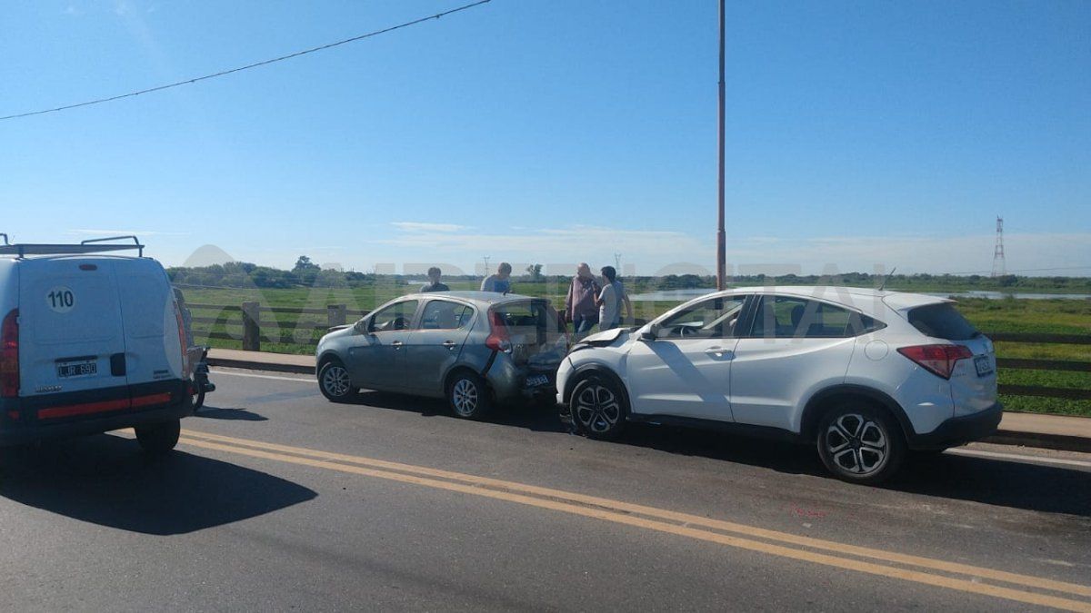 El primer accidente ocurrió entre una honda HR-V y un Fiat Palio. 
