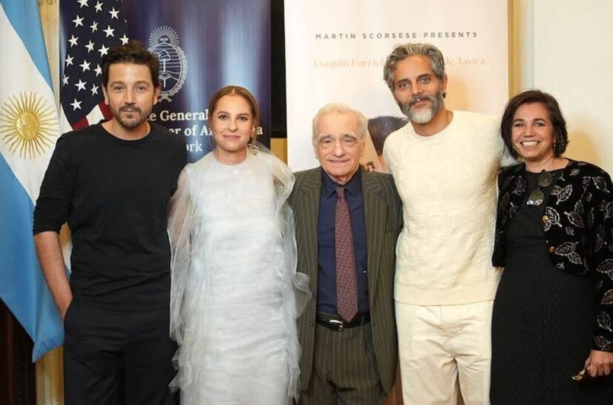 Celina Murga junto a Martin Scorsese y el elenco de la película. Celina Murga junto a Martin Scorsese y el elenco de la película.