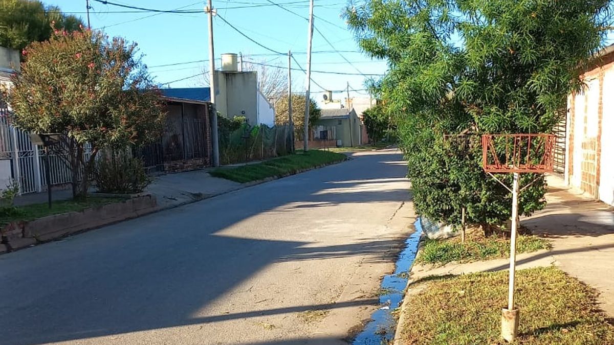 La zona de la vía pública en Nueva Esperanza donde se dio la balacera durante la noche del domingo.