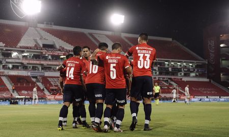 El Rojo de Avellaneda ganó, goleó y gustó: 6 a 0 a Sarmiento. El Rojo de Avellaneda ganó, goleó y gustó: 6 a 0 a Sarmiento.