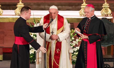 Seguiremos agitando las cosas, dijo Francisco. Seguiremos agitando las cosas, dijo Francisco.