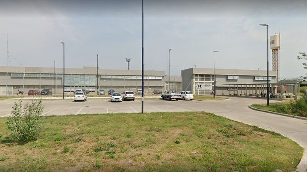 Balearon el frente del Complejo Penitenciario de Rosario