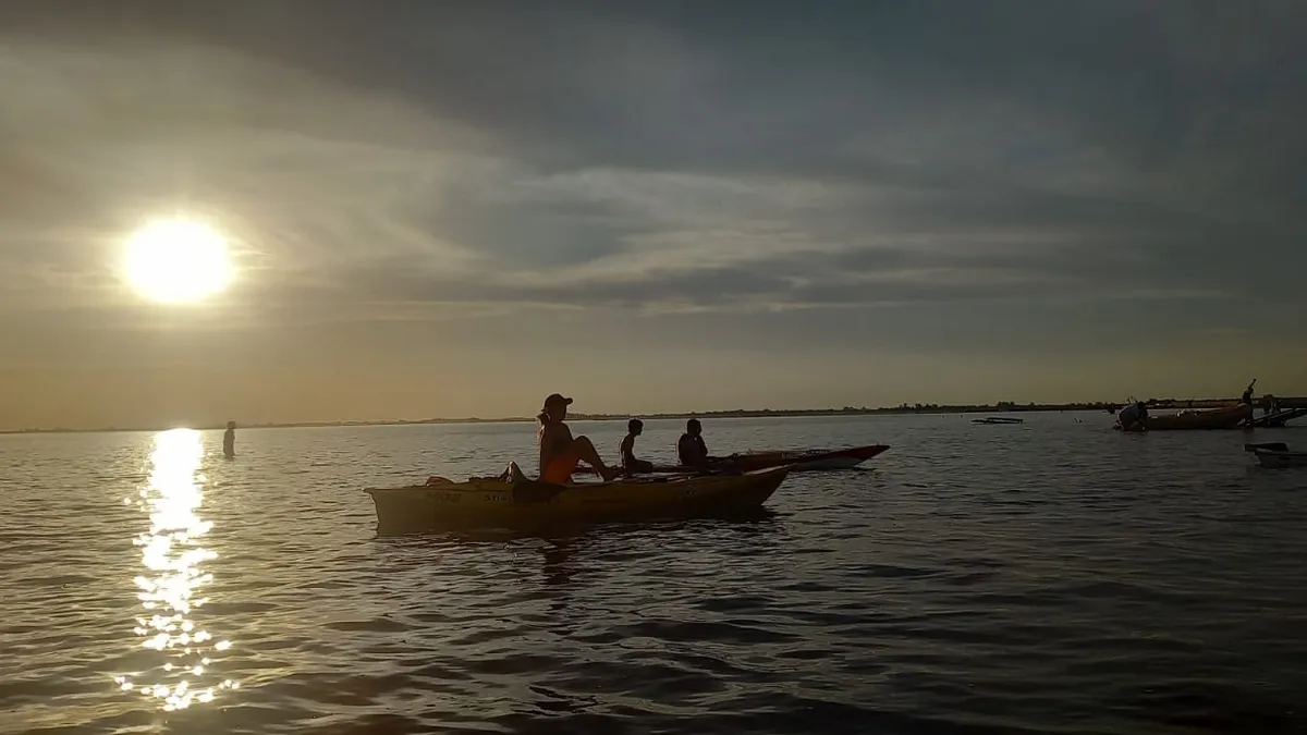 La laguna Melincué es uno de los principales atractivos del especial para realizar travesías en kayak. 
