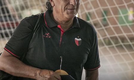 Néstor Gorosito tiene una semana extensa de trabajo con Colón hasta el partido frente Newells, por la Liga Profesional. Néstor Gorosito tiene una semana extensa de trabajo con Colón hasta el partido frente Newells, por la Liga Profesional.