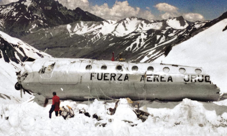 Del trágico accidente que ocurrió en La Cordillera de Los Andes, ya se hicieron otras películas y hasta se hicieron libros contando lo sucedido, sin embargo, esta parece ser “una mega producción”. Del trágico accidente que ocurrió en La Cordillera de Los Andes, ya se hicieron otras películas y hasta se hicieron libros contando lo sucedido, sin embargo, esta parece ser “una mega producción”.