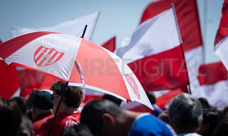 Hinchas de Unión colgaron una bandera en Casasol previo al partido contra Argentinos: Contra... Hinchas de Unión colgaron una bandera en Casasol previo al partido contra Argentinos: Contra...