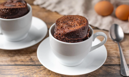 Bizcochuelo en taza sin huevos: la receta rápida y económica para el postre Bizcochuelo en taza sin huevos: la receta rápida y económica para el postre
