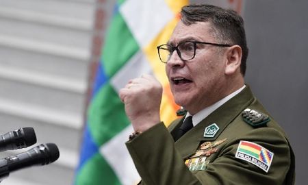 La revelación incrementa el escándalo por el supuesto tráfico de armas del macrismo al régimen que gobernó Bolivia durante un año, ya que hasta ahora se desconocía qué había pasado con el material. La revelación incrementa el escándalo por el supuesto tráfico de armas del macrismo al régimen que gobernó Bolivia durante un año, ya que hasta ahora se desconocía qué había pasado con el material.
