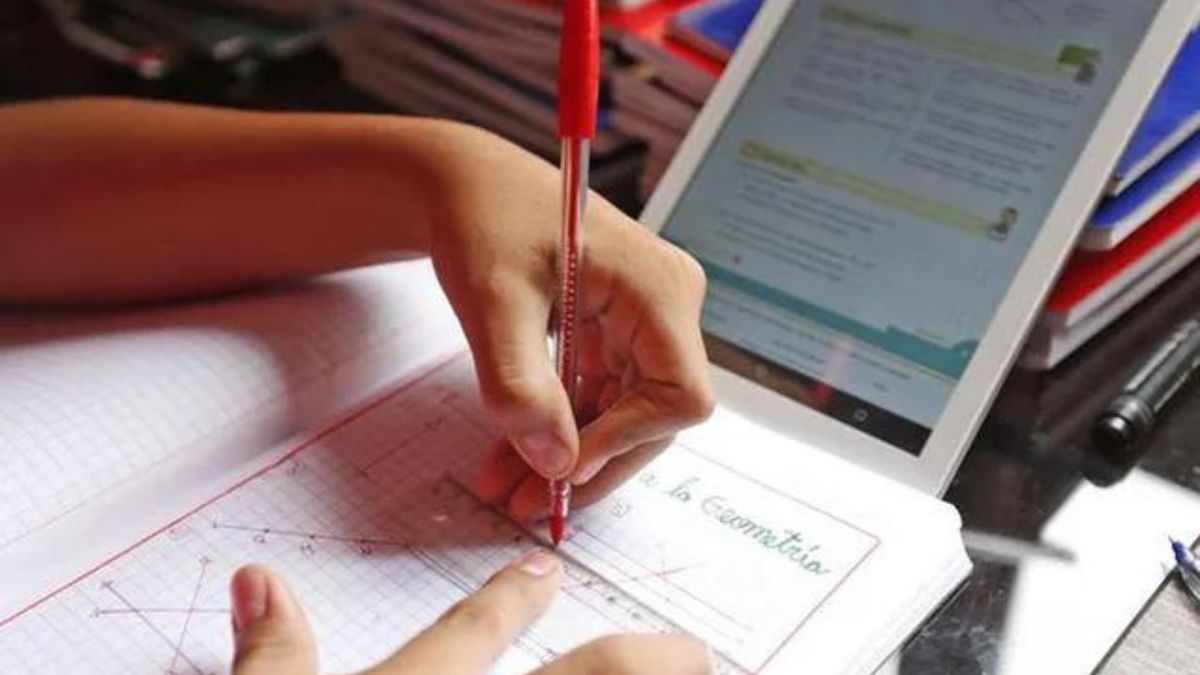 Los gremios docentes de Santa Fe rechazaron el proyecto de educación esencial.&nbsp;
