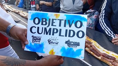 ¡Santo Tomé rompió el récord mundial! Armó el choripán más largo del mundo