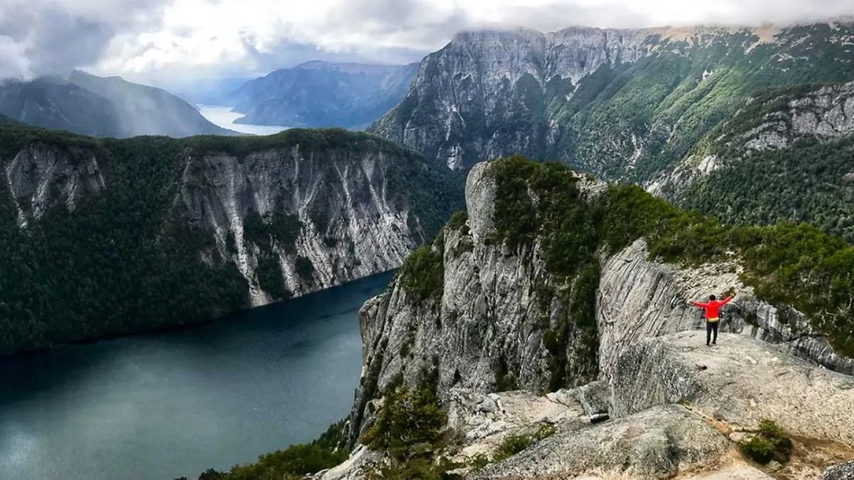 Este rincón de Bariloche se puede recorrer en cualquier época del año, tanto en verano como en invierno, sorprendiendo a los turistas con sus paisajes. Este rincón de Bariloche se puede recorrer en cualquier época del año, tanto en verano como en invierno, sorprendiendo a los turistas con sus paisajes.