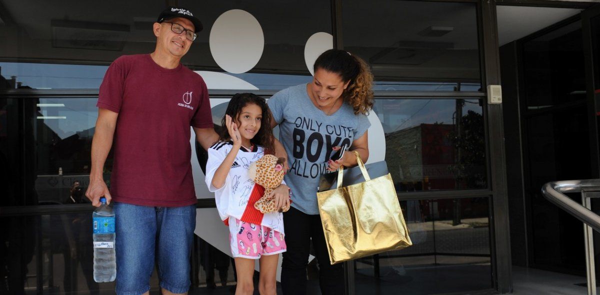 Dieron de alta a Morena, la nena que recibió 11 puñaladas durante un robo